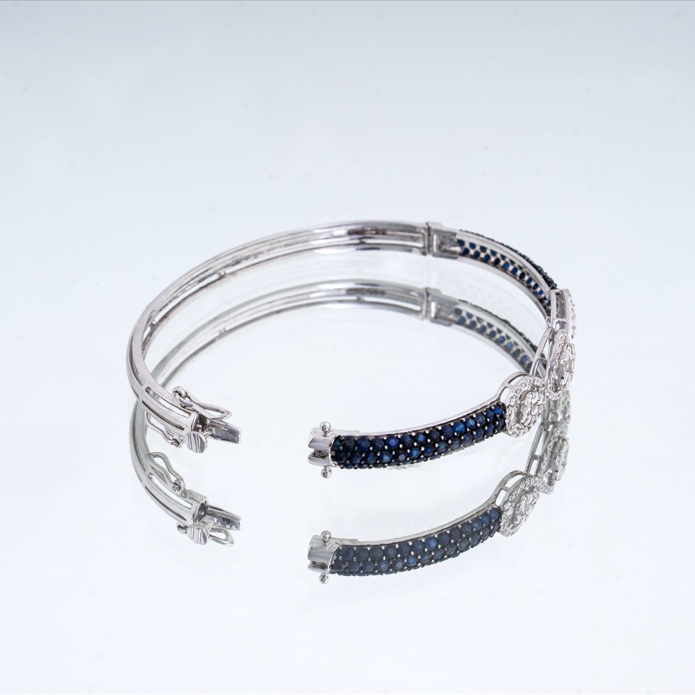 DIAMOND OVAL BANGLE