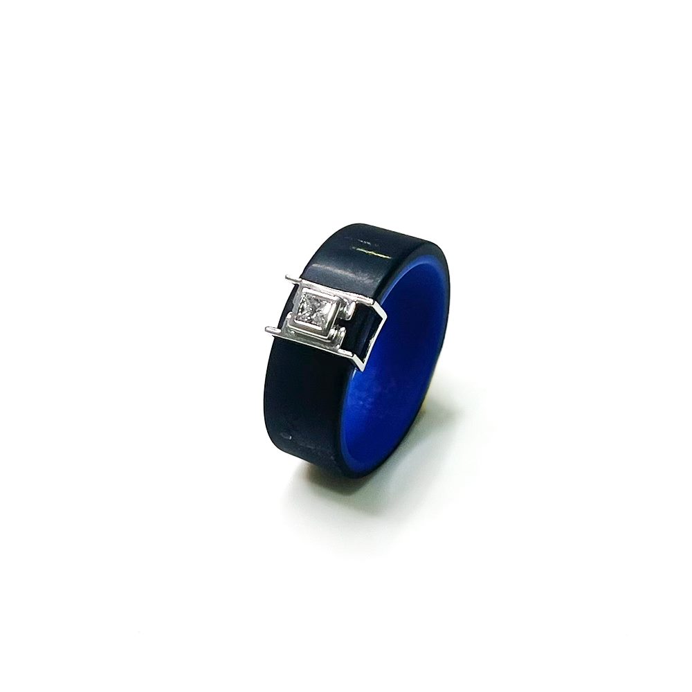 PLATINUM RING